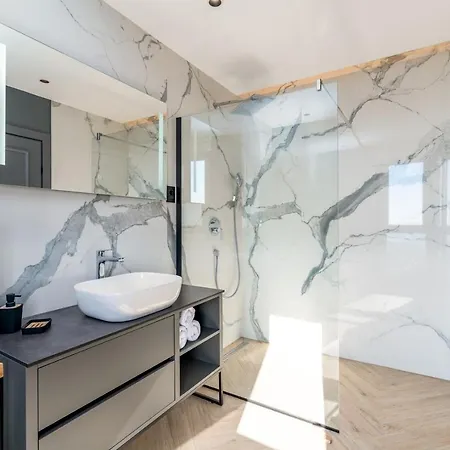 Βίλα Luxury 7th Heaven With Heated Pool, Hot-tub, Gym, Panoramic Views On Town Split