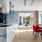 Luxury Seventh Heaven With Heated Pool, Hot-tub, Gym, Panoramic Views On Town Split Klis