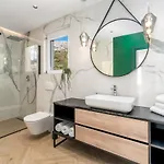 Luxury Seventh Heaven With Heated Pool, Hot-tub, Gym, Panoramic Views On Town Split Villa