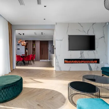 Luxury 7th Heaven With Heated Pool, Hot-tub, Gym, Panoramic Views On Town Split Villa Klis