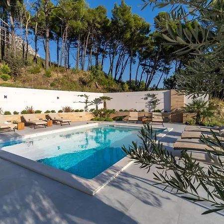 Villa Luxury 7th Heaven With Heated Pool, Hot-tub, Gym, Panoramic Views On Town Split
