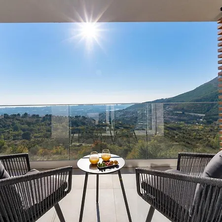 Luxury 7th Heaven With Heated Pool, Hot-tub, Gym, Panoramic Views On Town Split Villa *