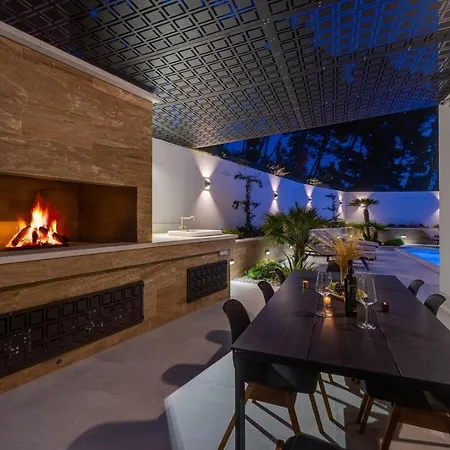 Luxury 7th Heaven With Heated Pool, Hot-tub, Gym, Panoramic Views On Town Split Villa *