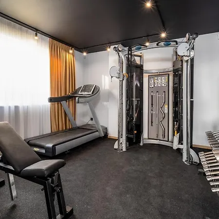 Luxury Seventh Heaven With Heated Pool, Hot-tub, Gym, Panoramic Views On Town Split * Klis