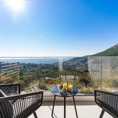 Luxury Seventh Heaven With Heated Pool, Hot-tub, Gym, Panoramic Views On Town Split Klis