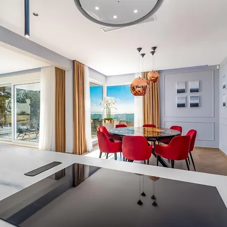 Villa Luxury 7th Heaven With Heated Pool, Hot-tub, Gym, Panoramic Views On Town Split *