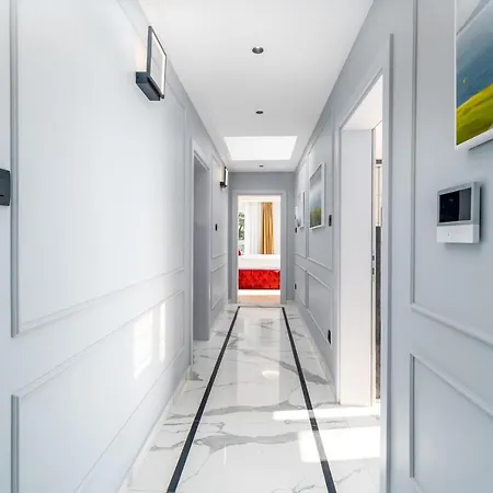 Villa Luxury Seventh Heaven With Heated Pool, Hot-tub, Gym, Panoramic Views On Town Split